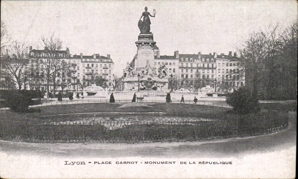 Lyon - Praça Carnot - Monumento da República — editor STRAENCK - Frente