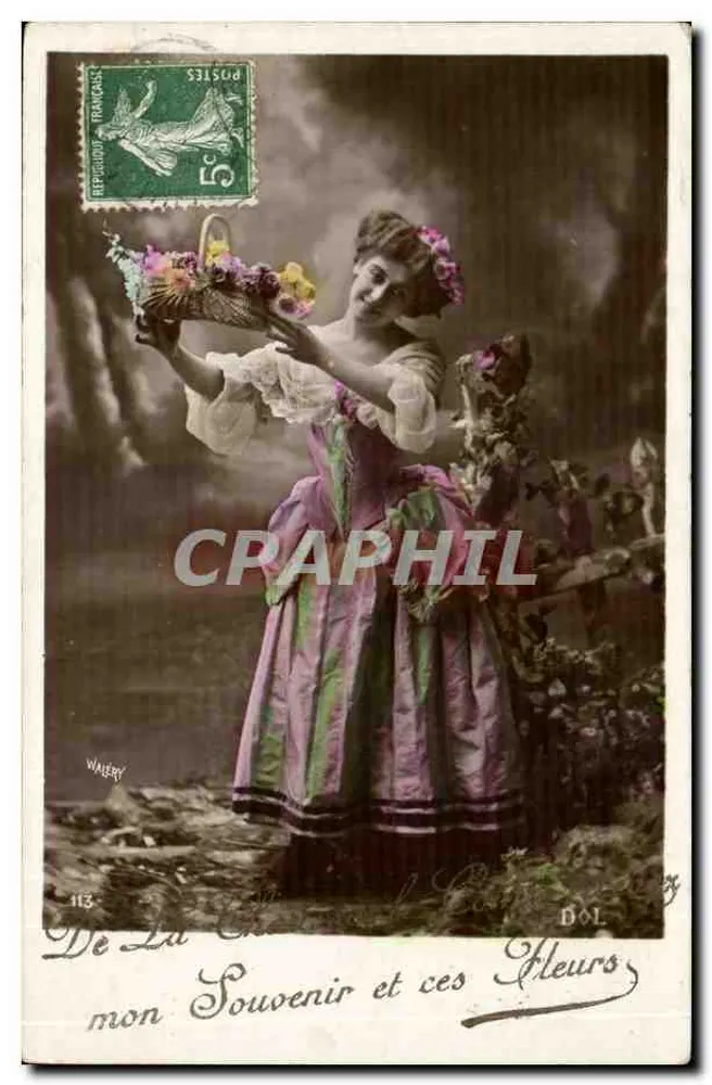 Frau in bunter Kleidung mit Blumenkorb — Verlag WAIERY, Nr. 113 - Vorderseite