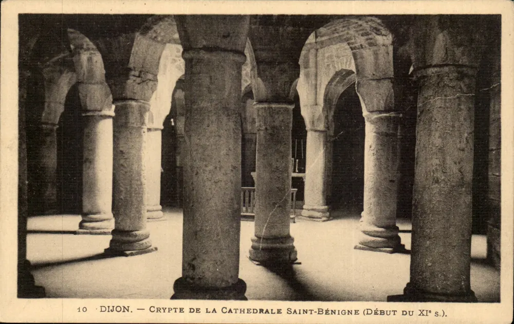 Dijon — Grabkapelle der Kathedrale Saint-Bénigne (Anfang des 11. Jahrhunderts) - Vorderseite