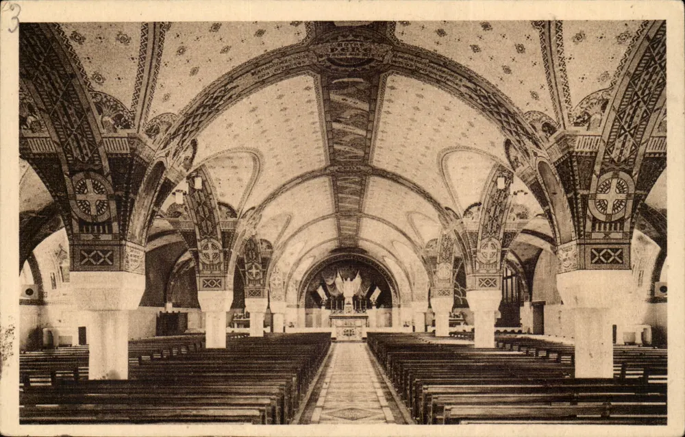 A Basílica de Lisioux — A Cripta (vista geral) — Edição C. B. S. T., Lisioux - Frente