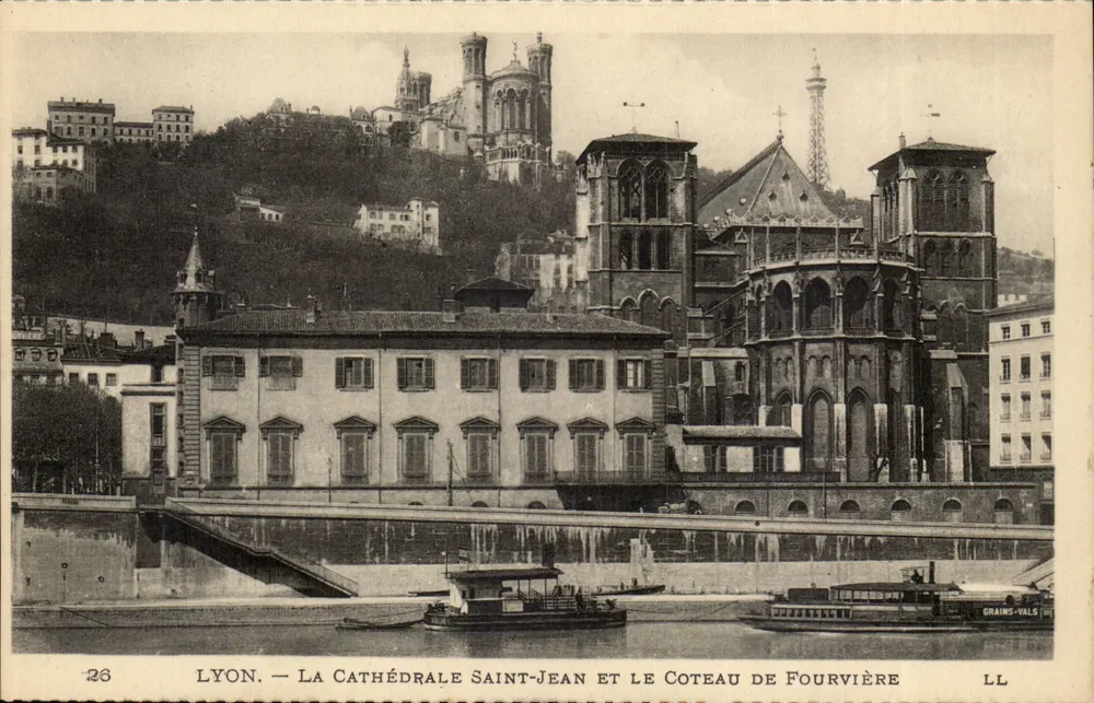LYON — Ansicht der Kathedrale Saint-Jean und des Hügels Fourvière — LL - Vorderseite