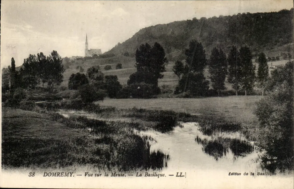 Domrémy — Ausblick über die Meuse — Die Basilika — Ausgabe der Basilika - Vorderseite