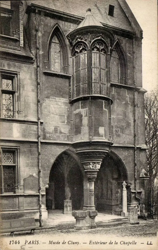 Musée de Cluny — Äußere Ansicht der Kapelle — LL - Vorderseite