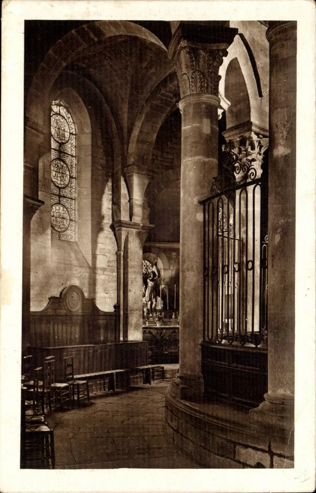 Beaune — Colegiata Nossa Senhora, vista interna, a abside — Ed. d'art, Beaune - Frente