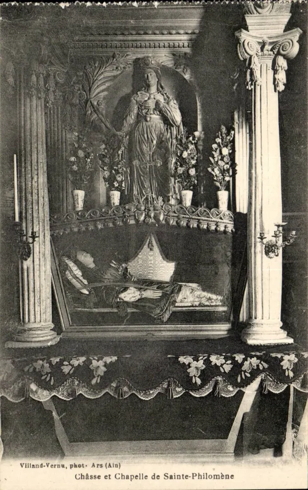 Châsse e Capela de Santa Filomena — Villand-Vernu, Ain — fot. Ars (Ain) - Frente