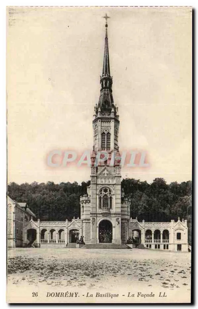 Domrémy - A Basílica - A Fachada LL - Frente