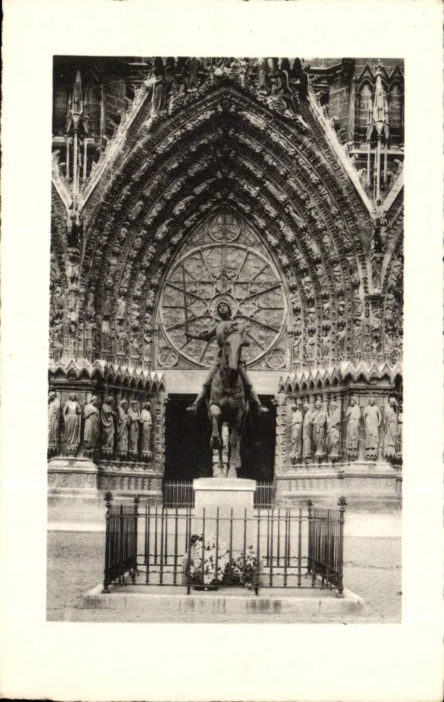 Statua jeździecka przed katedrą Notre-Dame — Paryż - Awers