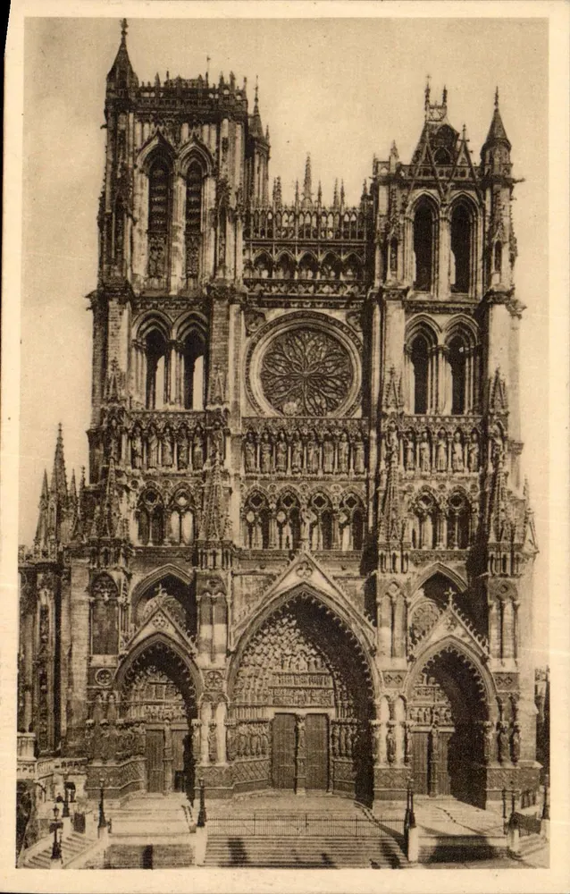 Catedral de Amiens — Fachada Ocidental — Édit E. Régnaud - R.C. 1062 - Frente