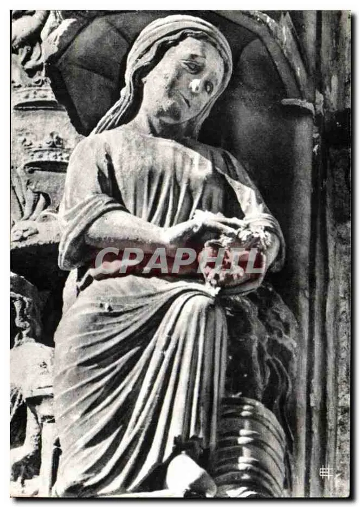 Kathedrale von Chartres — Nordportal (13. Jahrhundert) — Aktive Jungfrau (sie wäscht ihre Wolle) - Vorderseite