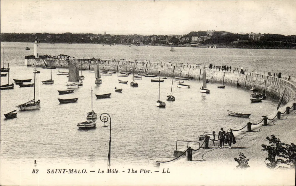 Saint-Malo — O Môle — The Pier — LL - Frente