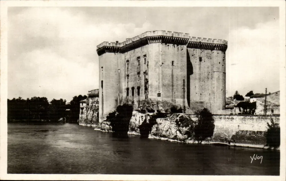 Tarascon — Kasteel van Koning René — Uitgaven n'Art Yvon, Parijs - Voorkant