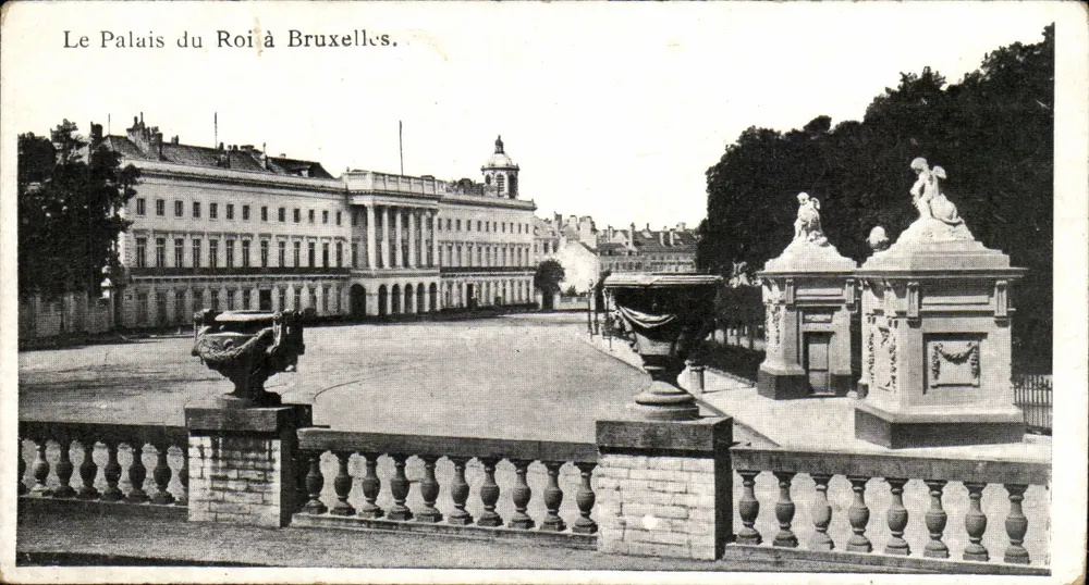 Das Königspalast in Brüssel — Ansicht des Gartens mit Statuen und Geländer — Verleger nicht sichtbar - Vorderseite