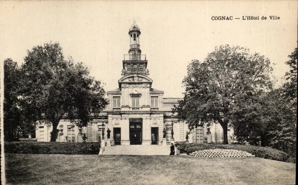 Cognac — O Hotel de Ville — Editor não identificado - Frente