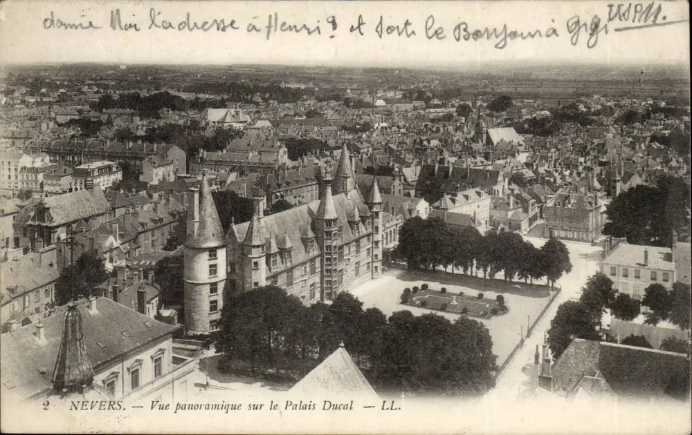 Nevers — Panoramablick auf das Ducal Palace — L.L. - Vorderseite