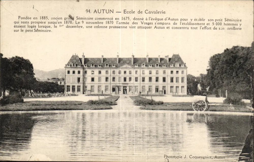 Autun — Escola de Cavalaria — Fototipia J. Coqueugniot, Autun - Frente