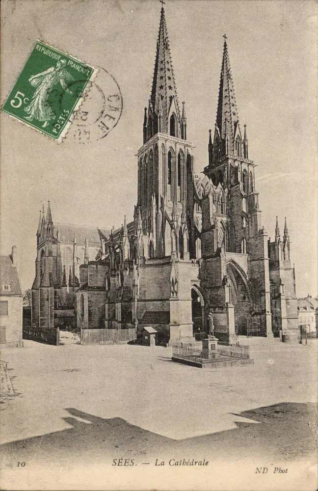 Sées — A Catedral — ND Phot, n°10 - Frente