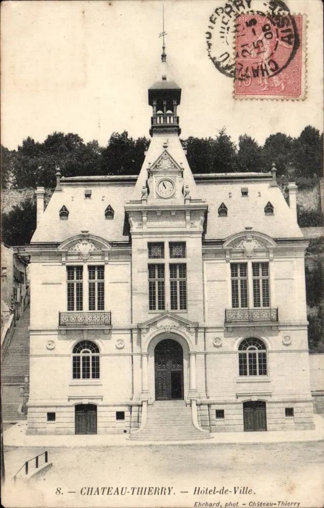 Castelo-Thierry — Hotel de Ville — Ehrhard, fot. Castelo-Thierry - Frente