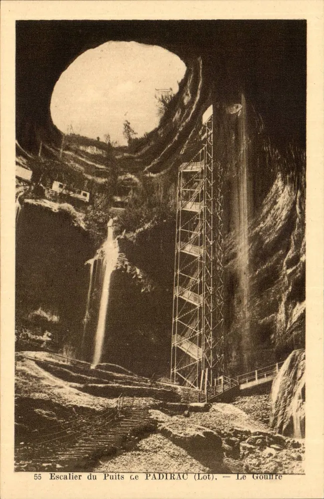 Escada do Poço de PADIRAC (Lote) — A Gruta - Frente