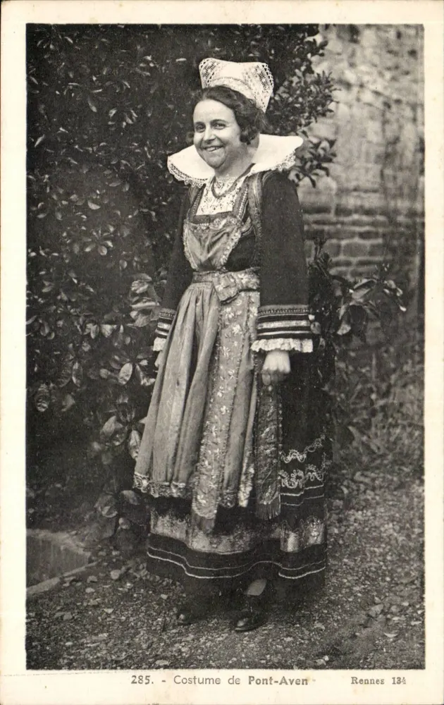 Mulher em traje de Pont-Aven — Rennes 134 — série 285 - Frente