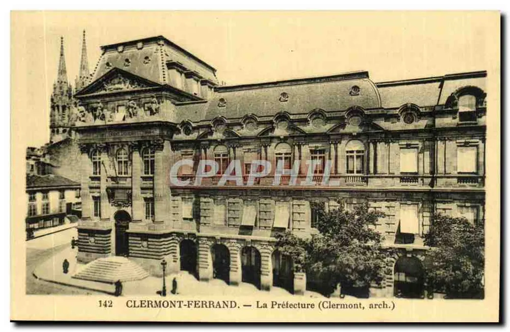 Clermont-Ferrand — A Prefeitura (Clermont, arq.) - Frente