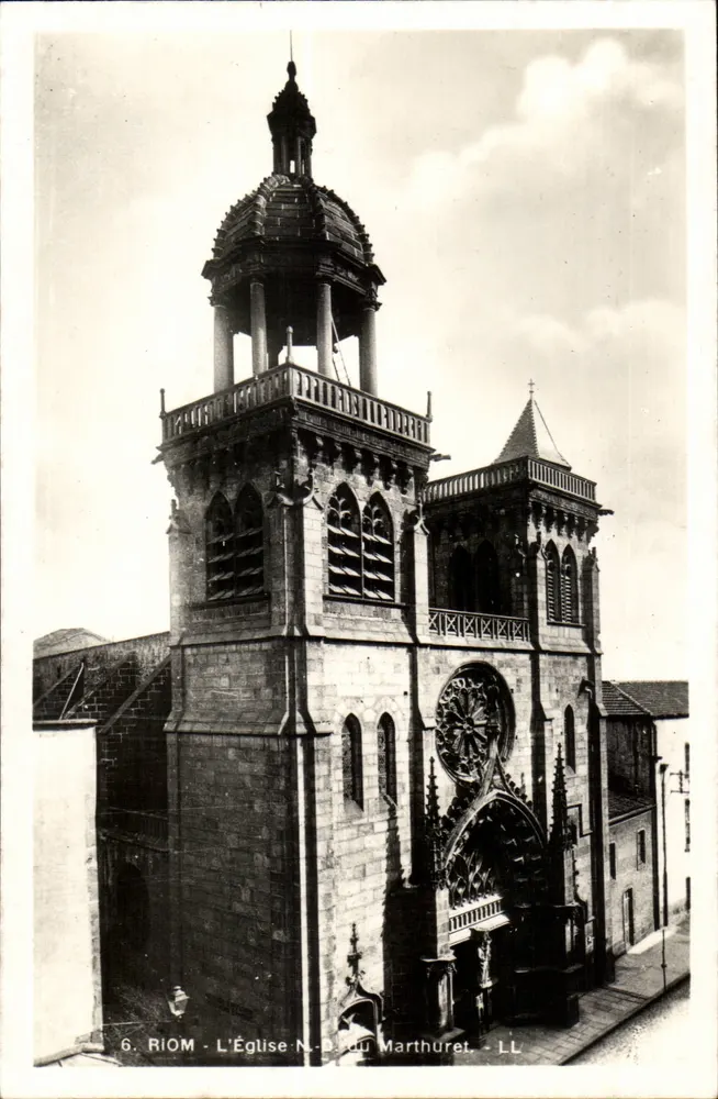 Riom - Die Kirche N.-D. du Marthuret — LL - Vorderseite