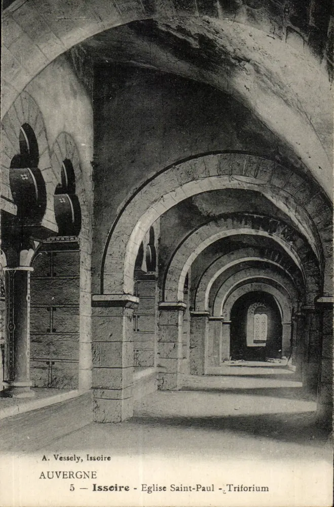 Issoire - Kirche Saint-Paul - Triforium — A. Vessely, Auvergne, n°5 - Vorderseite