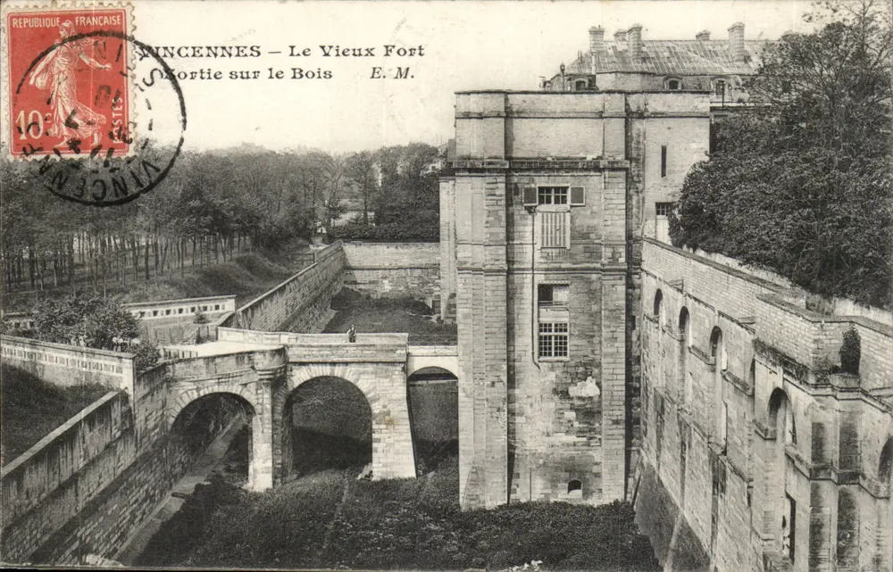 Vincennes — Das Alte Schloss — Ausgang zum Bois — E.M. - Vorderseite