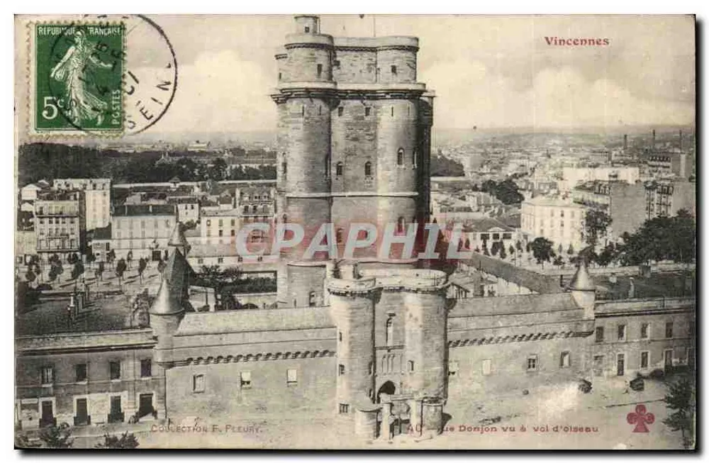 O Donjon visto do voo de pássaro — Vincennes - Frente