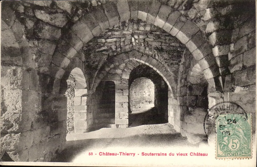 Château-Thierry - Souterrains do velho Castelo — editor: P. & F. Fillette em Château-Thierry, n° 58 - Frente