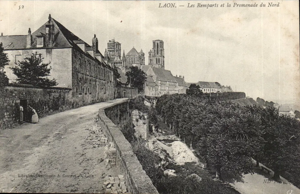 Laon — Les Remparts et la Promenade du Nord — Librairie Burgringue A. Courrat — Laon - Vorderseite