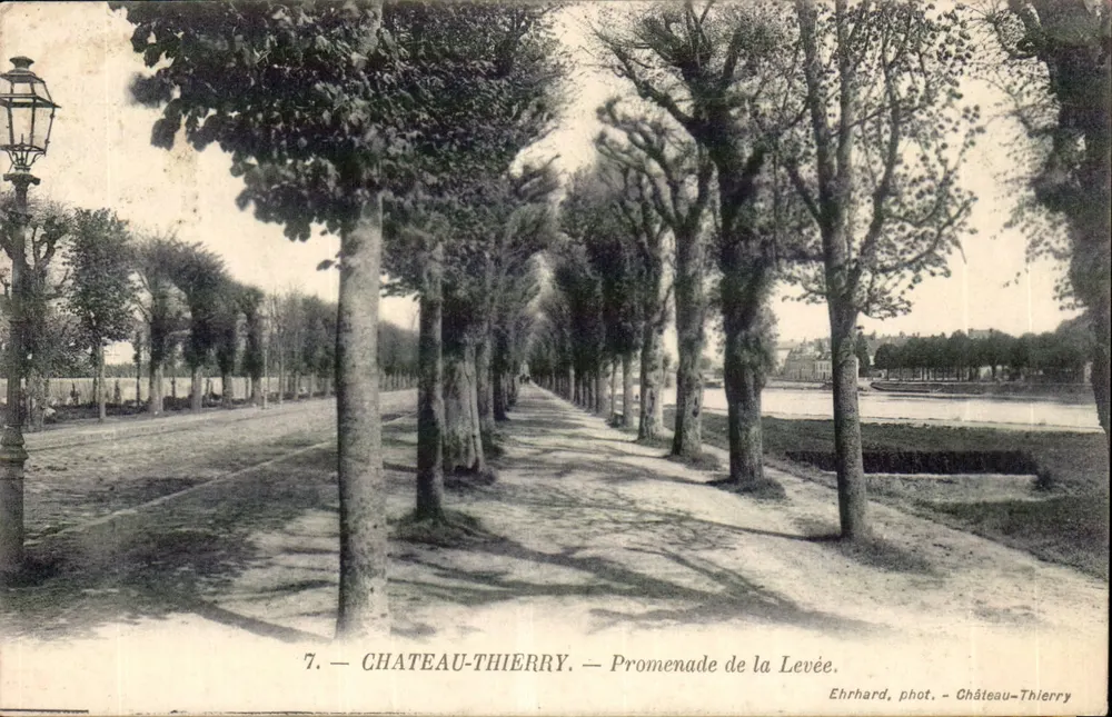 Castelo-Thierry — Promenade de la Levée — Ehrhard, fot. - Castelo-Thierry - Frente