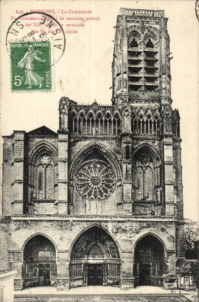 Soissons - A Catedral — iniciada na segunda metade do século XII e concluída no final do século XIII — editor Graphil, n° 848 - Frente