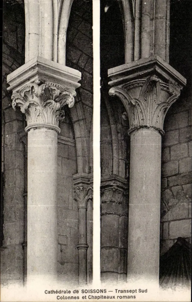 Kathedrale von SOISSONS — Südturmschiff — Römische Säulen und Kapitelle - Vorderseite