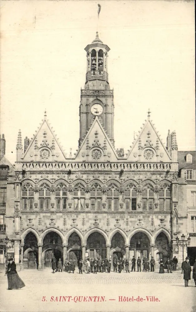 Saint-Quentin — Hotel de Ville - Frente
