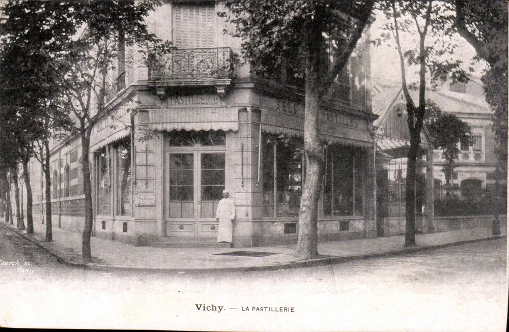 Vichy — LA PASTILLERIE — editor Varche, Paris - Frente
