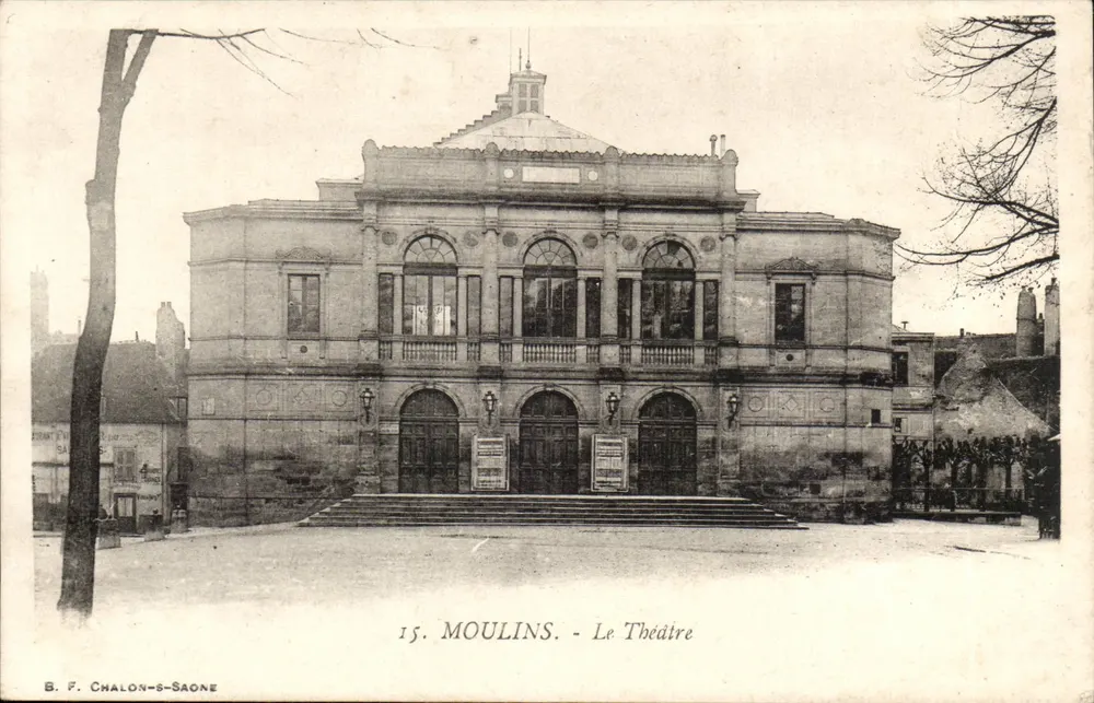 Moulins - A Vista do Teatro — editor B. F. Chalon-saône, n° 15 - Frente