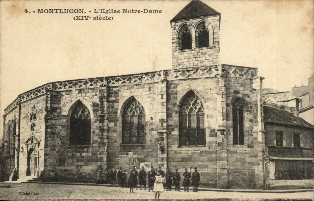 Montluçon - Igreja Nossa Senhora (século XIV) — Cliché Case - Frente
