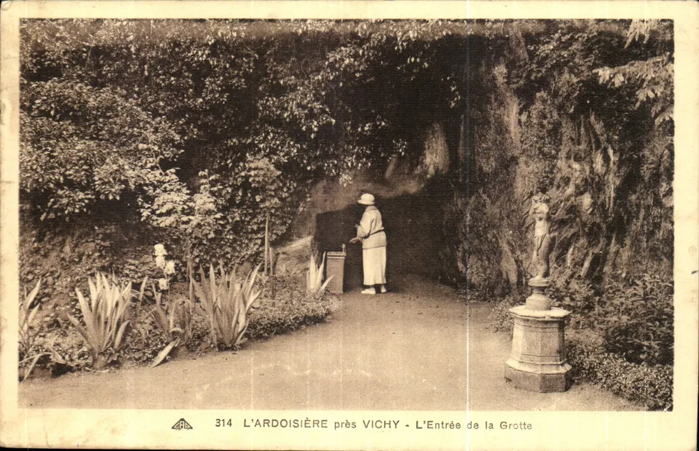 L'Ardoisière perto de Vichy — A Entrada da Gruta — Editor A.P.A. n° 314 - Frente
