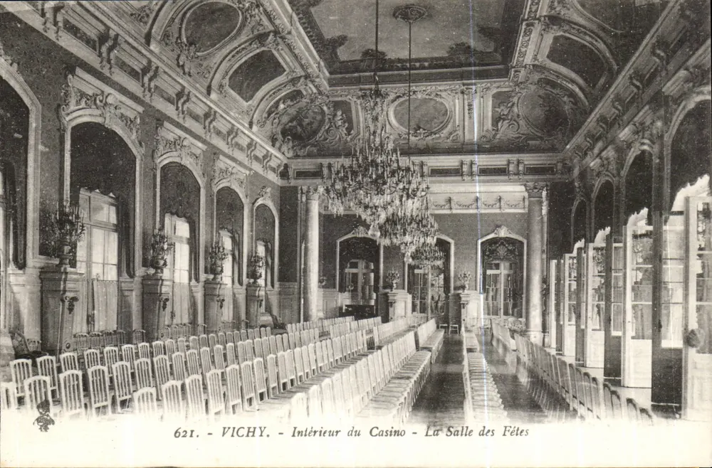Vichy - Innenraum des Casinos - Der Ballsaal - Vorderseite