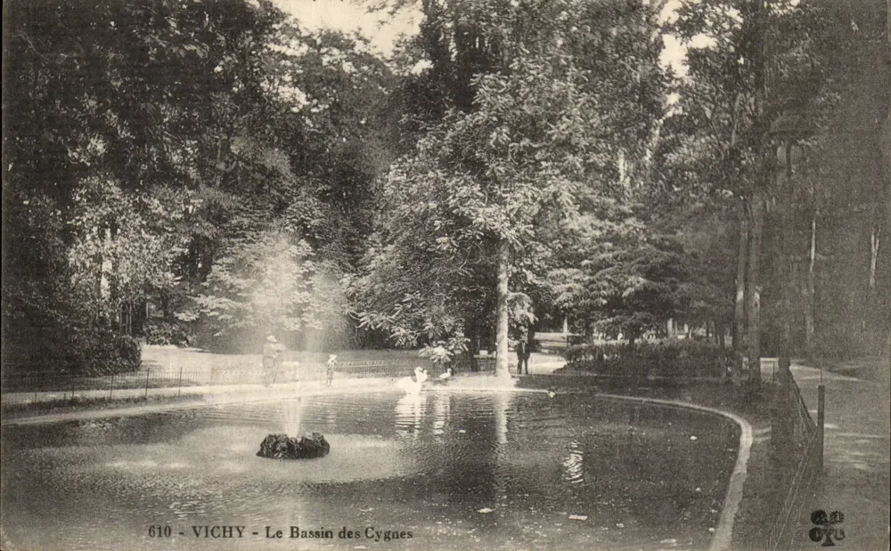 Vichy - Ansicht des Schwannenteichs — 610 — Verlag C. Wilmann - Vorderseite