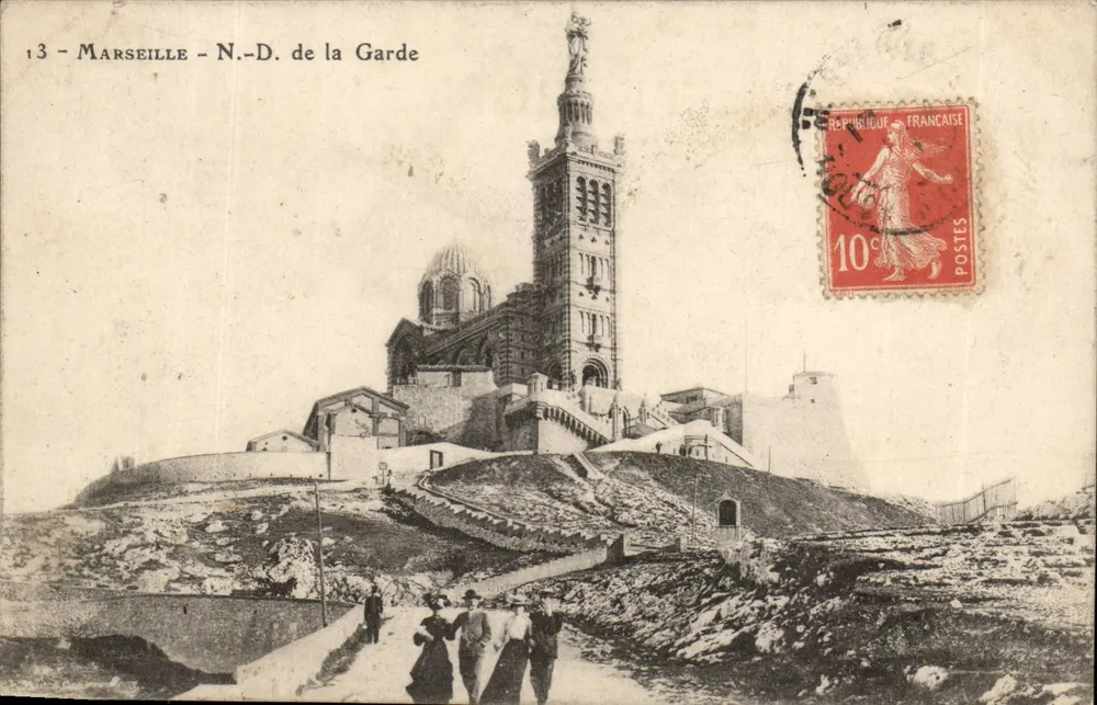 Marselha - N.-D. de la Garde — vista da basílica e do campanário, editor desconhecido, n° 13 - Frente