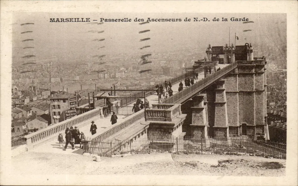 Marseille — Passerelle des Ascenseurs de N.-D. de la Garde — Éditeur : A. F. Ferrail - Vorderseite