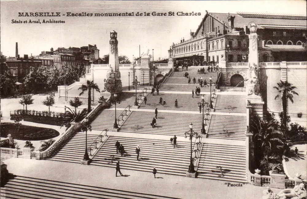 MARSEILLE - Monumentale Treppe der Gare St Charles — Sénès und Arnal, Architekten - Vorderseite