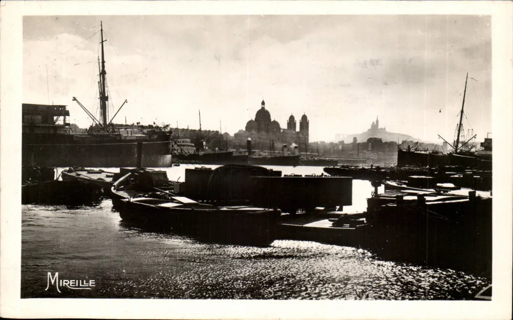 Hafen von Marseille — Ansicht des Hafens mit der Kathedrale — Mireille - Vorderseite