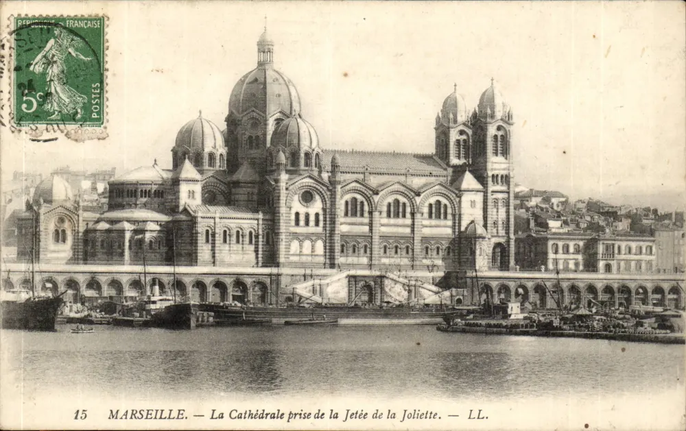Marseille — Die Kathedrale von der Joliette-Pier — LL. - Vorderseite