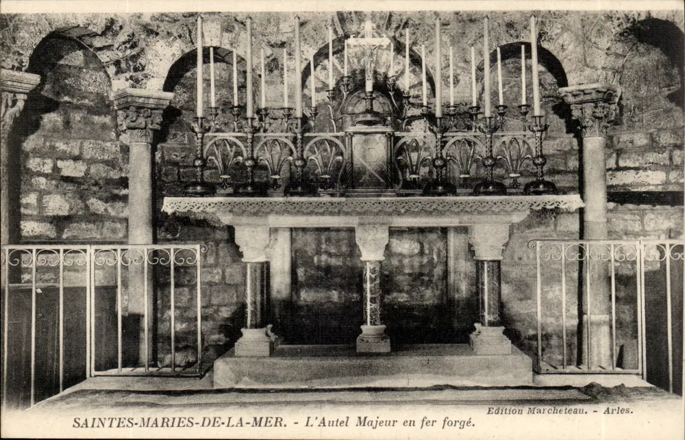 Saintes-Maries-de-la-Mer — L'Autel Majeur en fer forgé — Edition Marchetean, Arles - Vorderseite