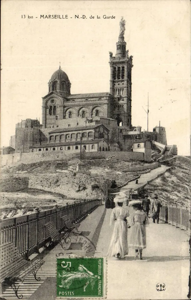 Marselha - N.D. de la Garde — vista da basílica e do caminho de la Garde, editor desconhecido, n° 13 bis - Frente