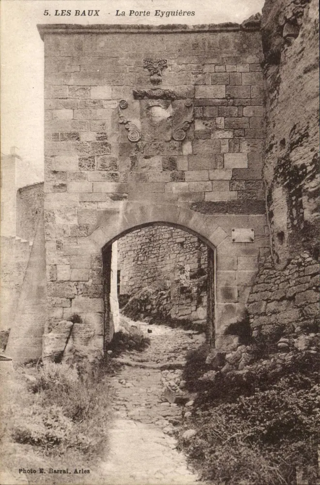 Les Baux - A Porta Eyguières — Foto E. Barral, Arles, n°5 - Frente