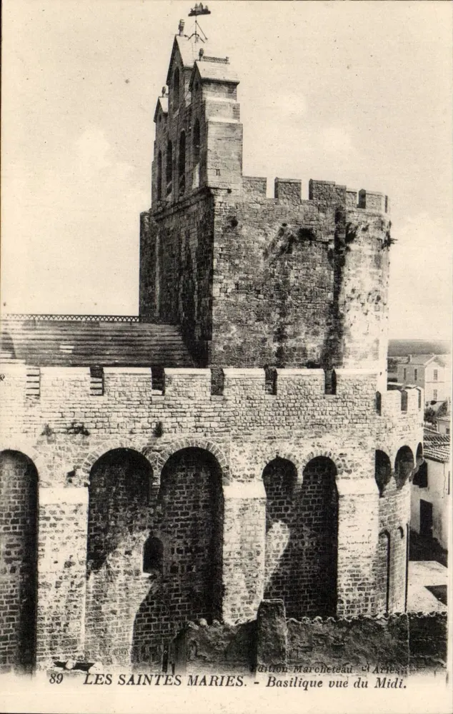 Les Saintes Maries - Bastilique vista do Sul — Edição Marcheteau d'Arles, n°89 - Frente