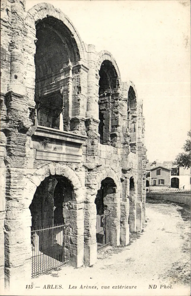 Arles — As Arenas, vista externa — ND Phol. n° 115 - Frente